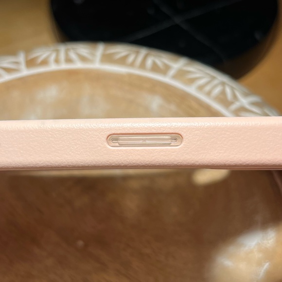 RhinoShield X Snoopy SolidSuit iPhone 13 Pink Case - Picture 14 of 15